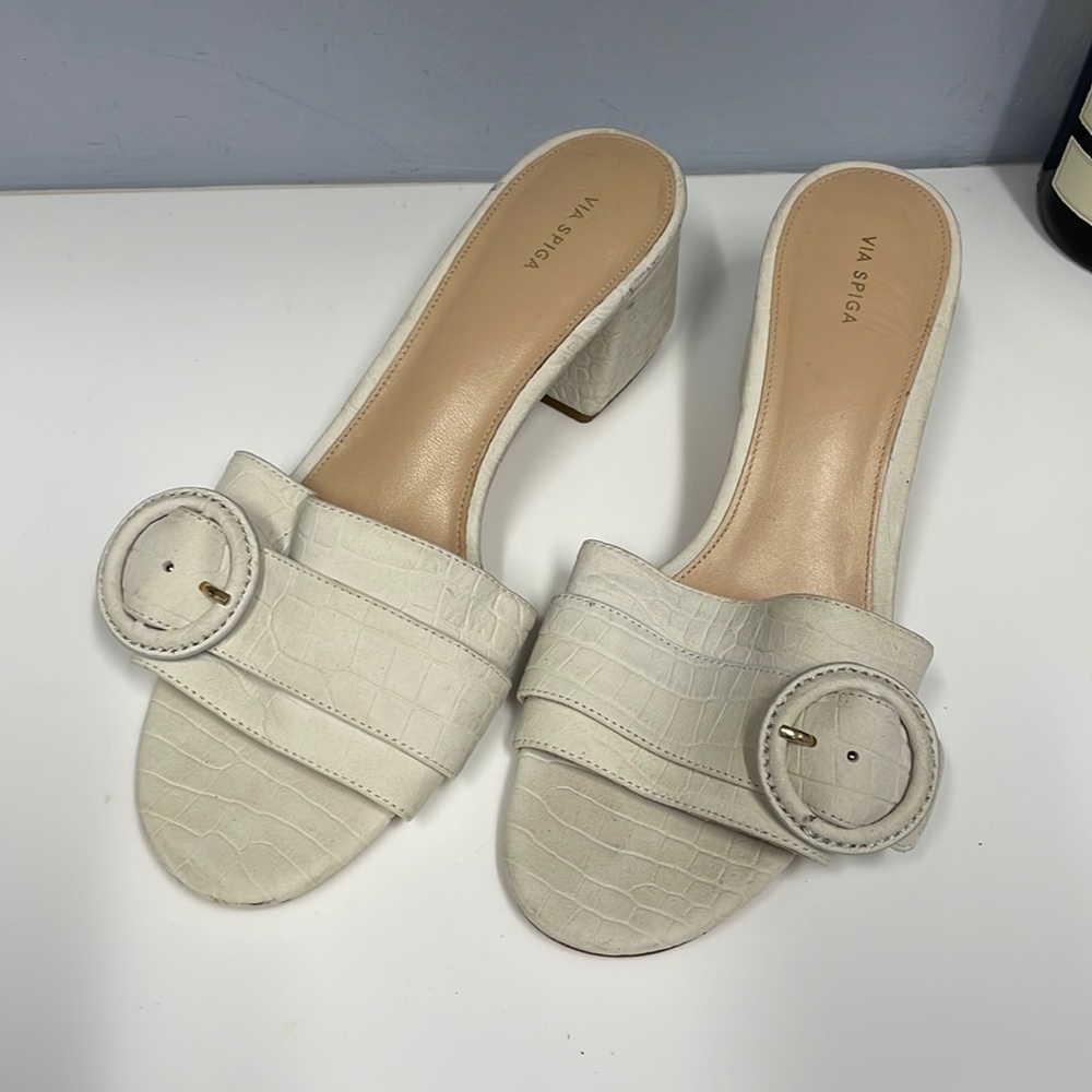 VIA SPIGA.  Woman’s. Sandals. Heels.  Leather.  Cream color.   Size 8.5.